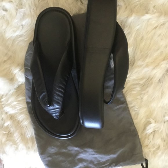Balenciaga shoes size 12 (42) - Picture 1 of 4